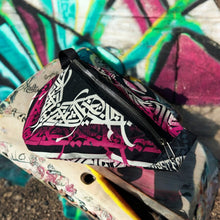 Load image into Gallery viewer, RIÑONERA AKA ROSA