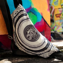 Load image into Gallery viewer, RIÑONERA AKA NEGRA