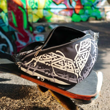 Load image into Gallery viewer, RIÑONERA AKA NEGRA