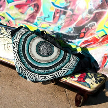 Load image into Gallery viewer, RIÑONERA AKA AZUL